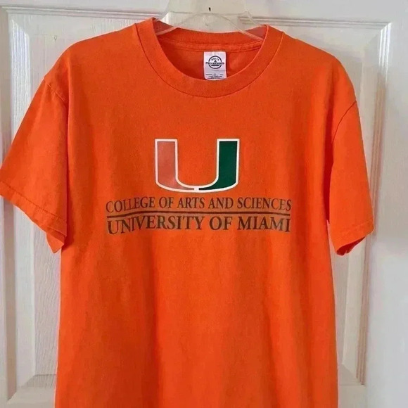 T SHIRT  UNIVERSITY OF MIAMI WOMENS  SIZE M - Picture 2 of 5